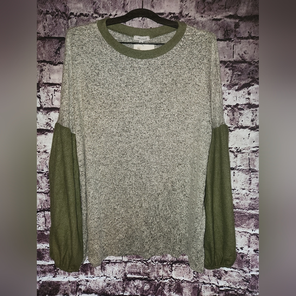 Top Crate Grey and Green Longsleeve sz XL